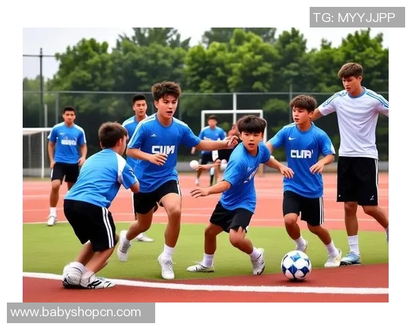 足球球星身材揭秘：如何通过科学训练塑造完美体型助力职业生涯